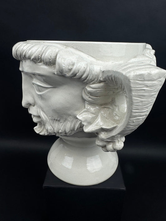 Grand cache pot faïence blanche têtes de faunes vers 1900