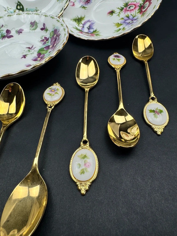 Service Royal Albert Flower of the Month complet 12 tasses cuillères pot lait