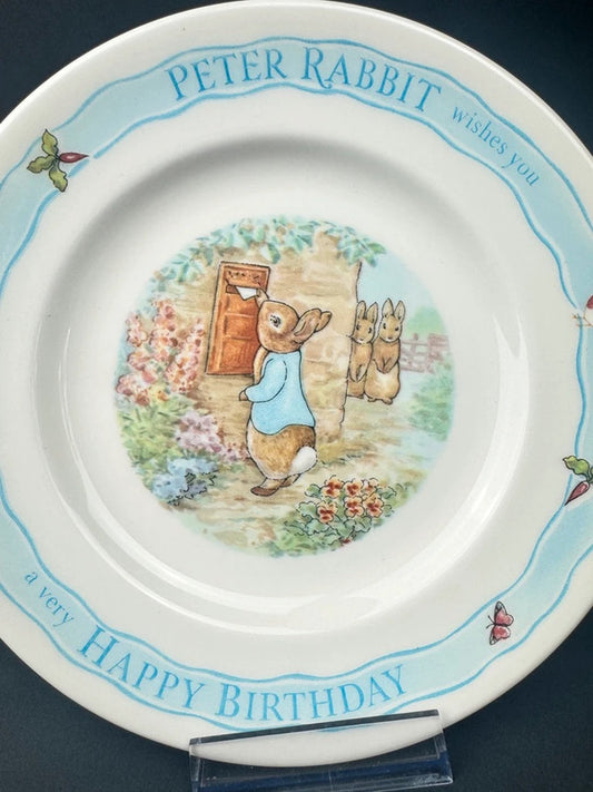 2 petites assiettes Wedgwood – Peter Rabbit – Happy Birthday – Édition 1990s