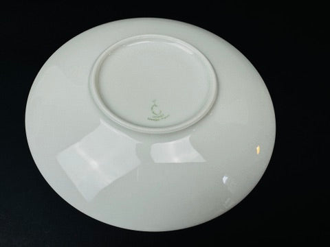 Suite de 4 tasses à déjeuner et crémier J.L. Coquet Hémisphère White Satin