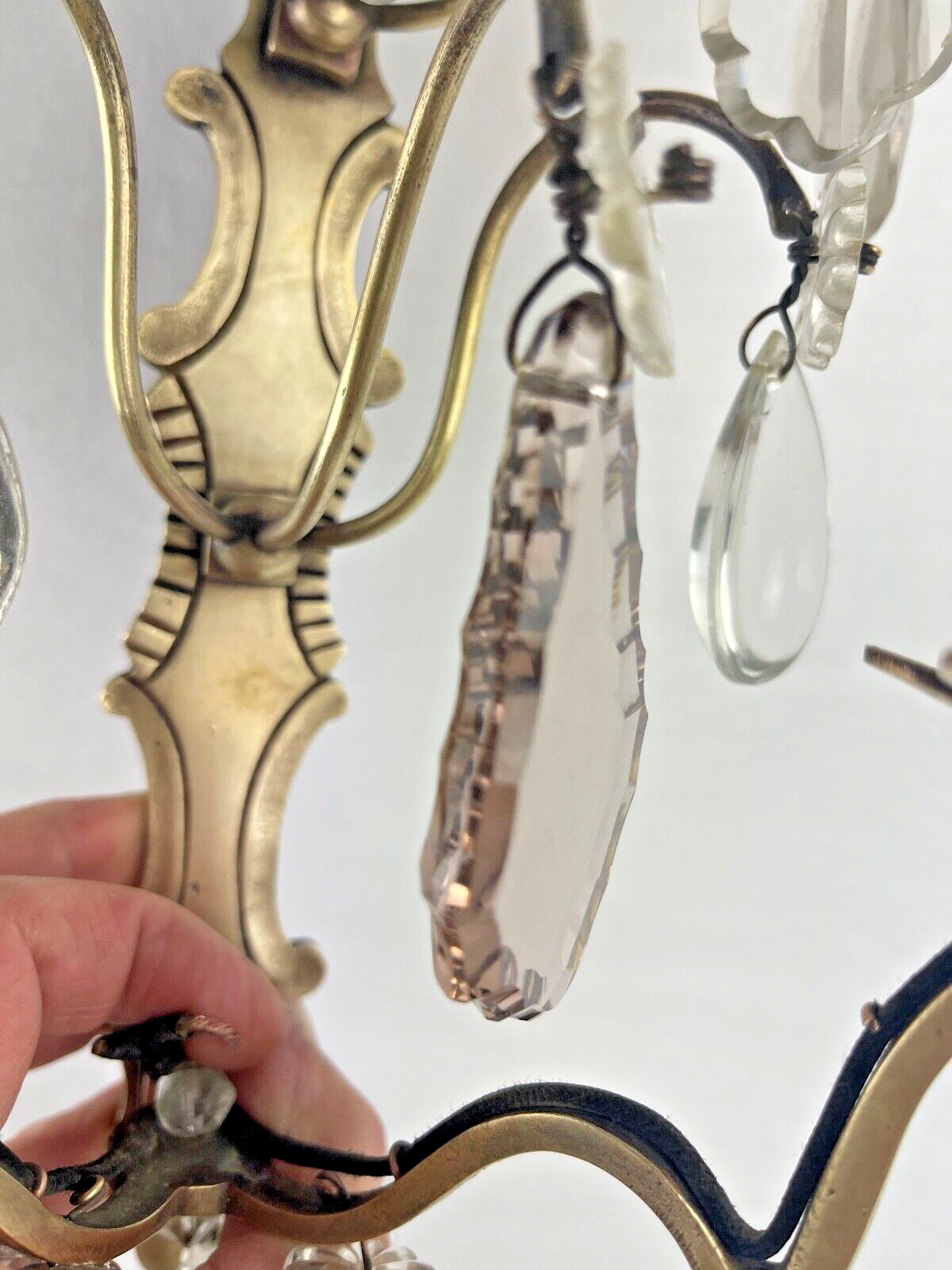 Belle paire d'appliques en bronze avec pampilles en cristal 2 feux