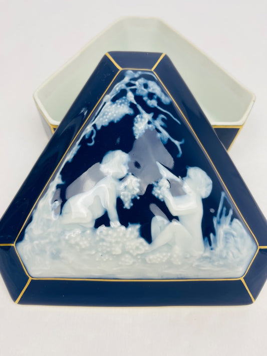Bonbonnière en porcelaine bleu de Four de Limoges Marcel CHAUFRIASSE