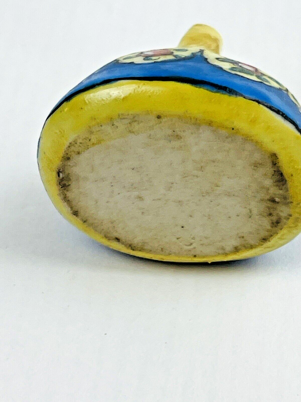 Jouet ancien pour maison de poupée, petit panier en porcelaine