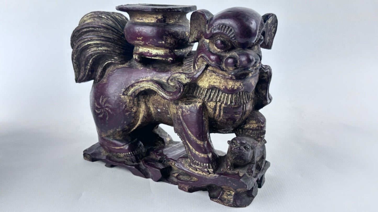 Paire de chiens de Fô en bois sculpté et doré 19ème