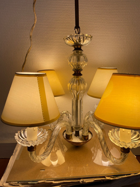 Petit lustre en verre moulé