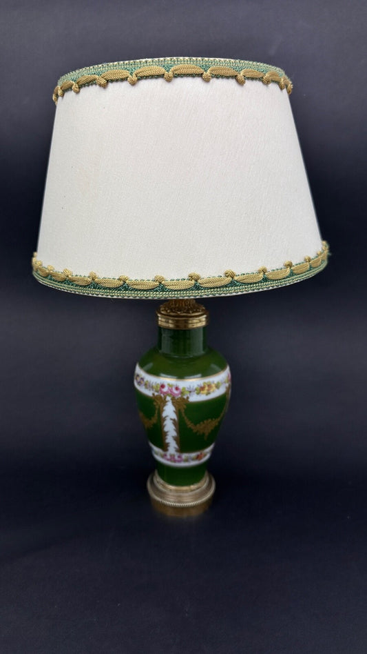 Petite Lampe En Porcelaine, Limoges Ou Sèvres