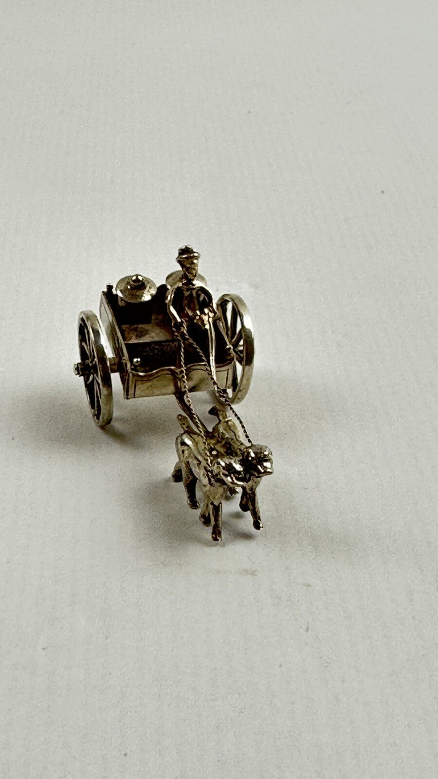 Miniature, objet de vitrine, attelage de chiens, marchand de lait en argent
