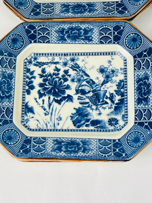 Ancien service en céramique asiatiques