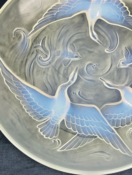 Verlys, Coupe En Verre Irisé à Décor d'Oies Et De Poissons