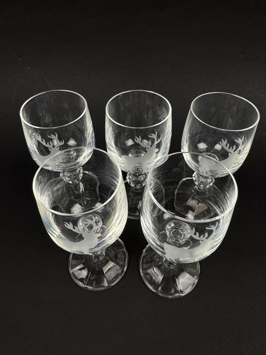Suite de 5 verres à Porto ou à Sherry en cristal d'Ecosse