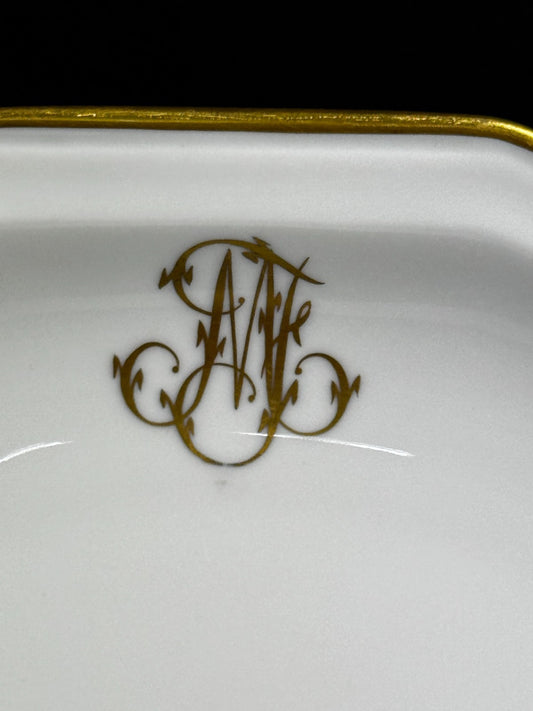 Élégante série de 6 assiettes creuses en porcelaine de Limoges par Bernardaud