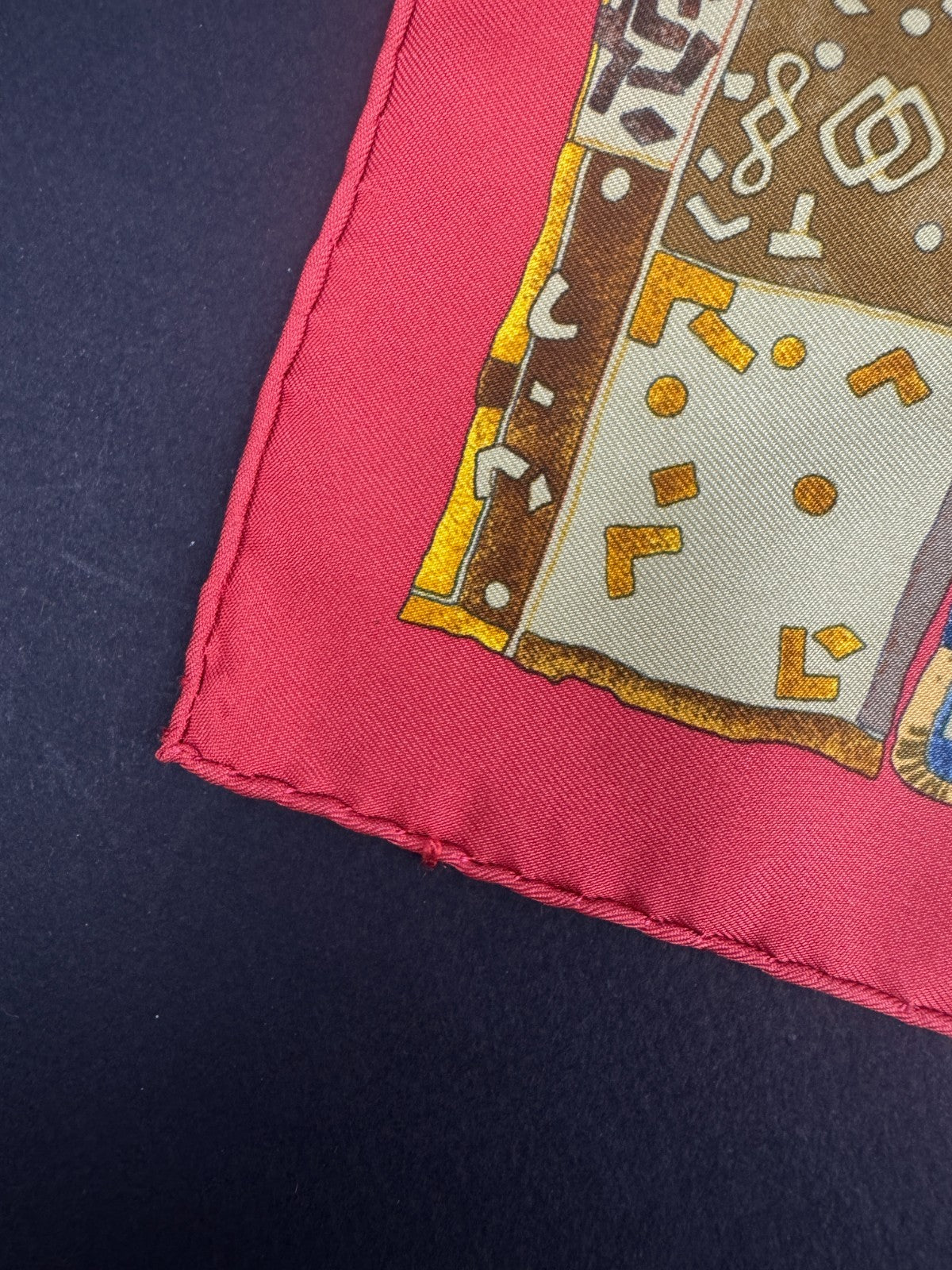 Foulard Gavroche "Persona" Hermès par Loïc Dubigeon 1997
