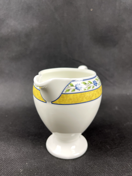 Verseuse , pot à lait Wedgwood modèle Mistral, neuve