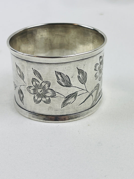 Rond de serviette en argent massif