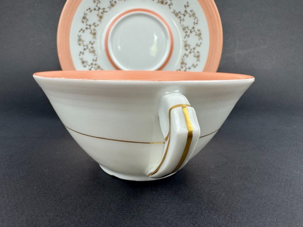 Tasse à déjeuner porcelaine décor floral – Signée Mazay