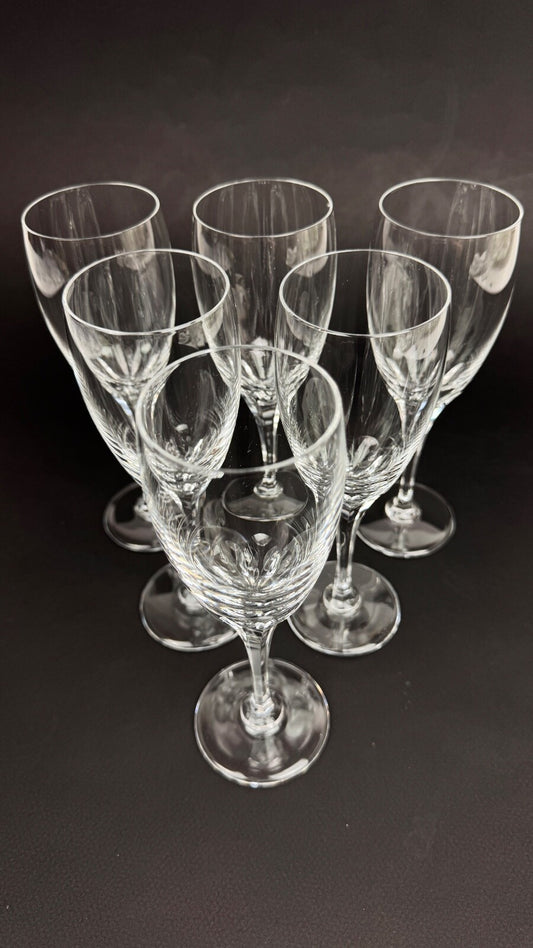 Lalique suite de 6 flûtes à champagne modèle Tuileries