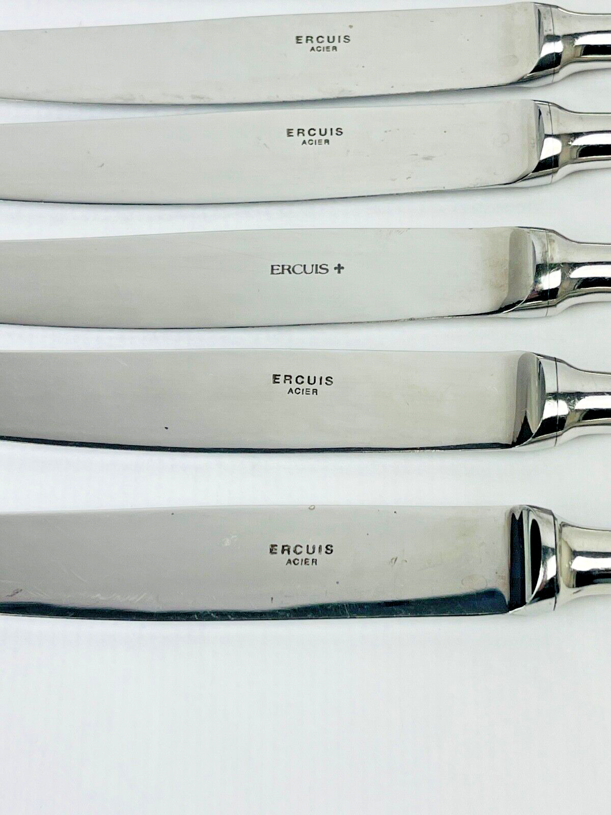 Suite de 6 Couteaux de table Ercuis acier