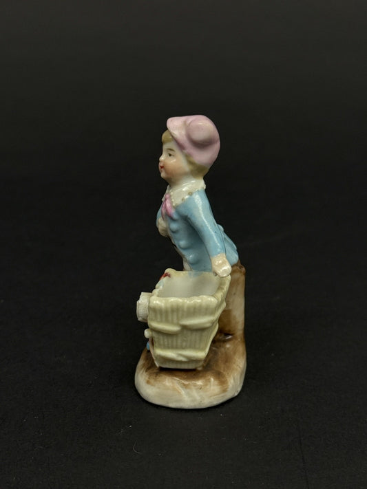 Tout petit pyrogène en porcelaine de Paris