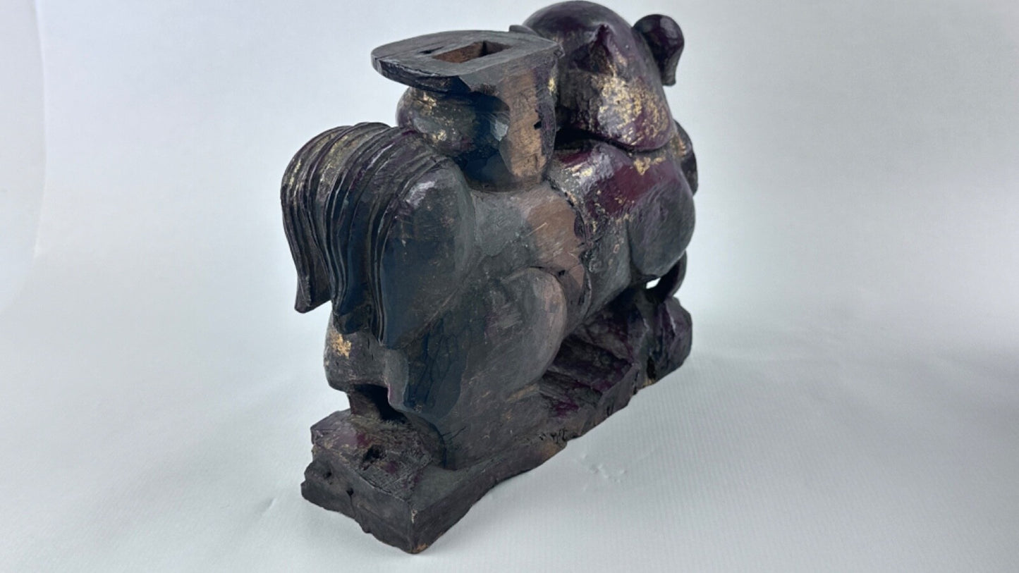 Paire de chiens de Fô en bois sculpté et doré 19ème