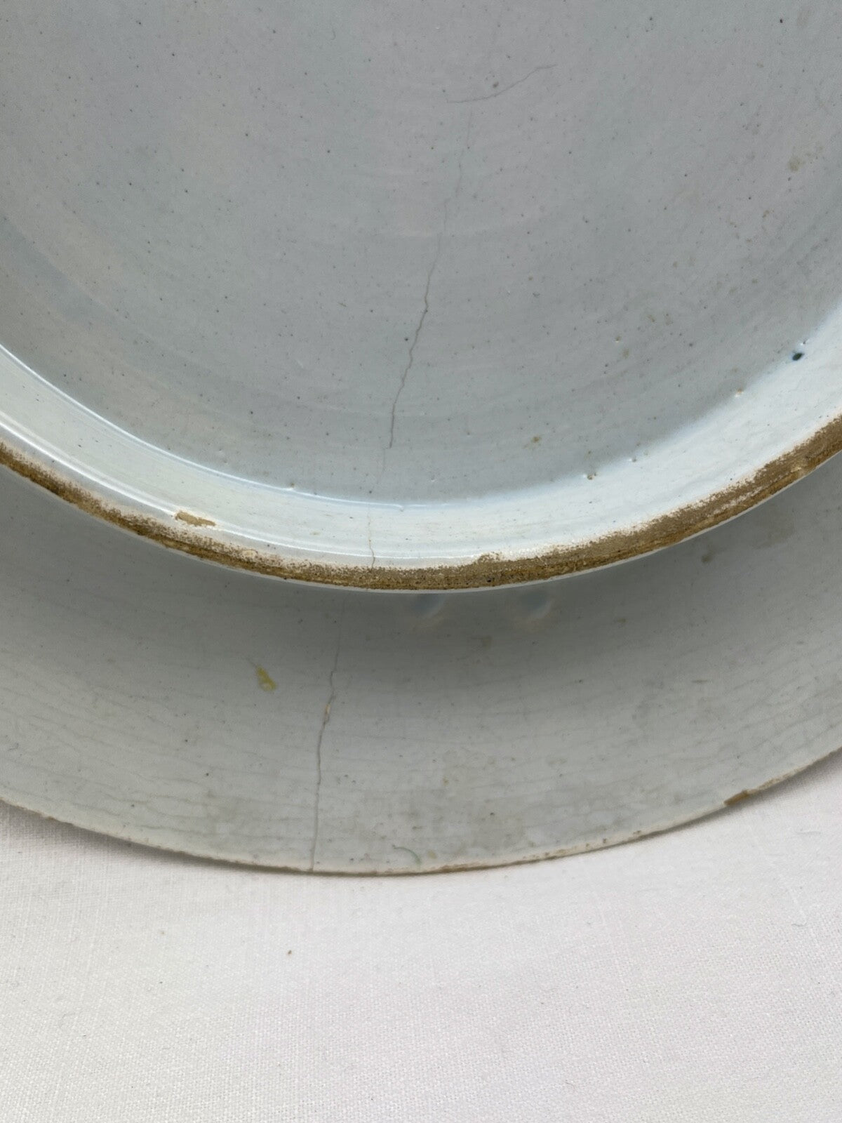 Ancien plat sur pied en faïence de Rouen