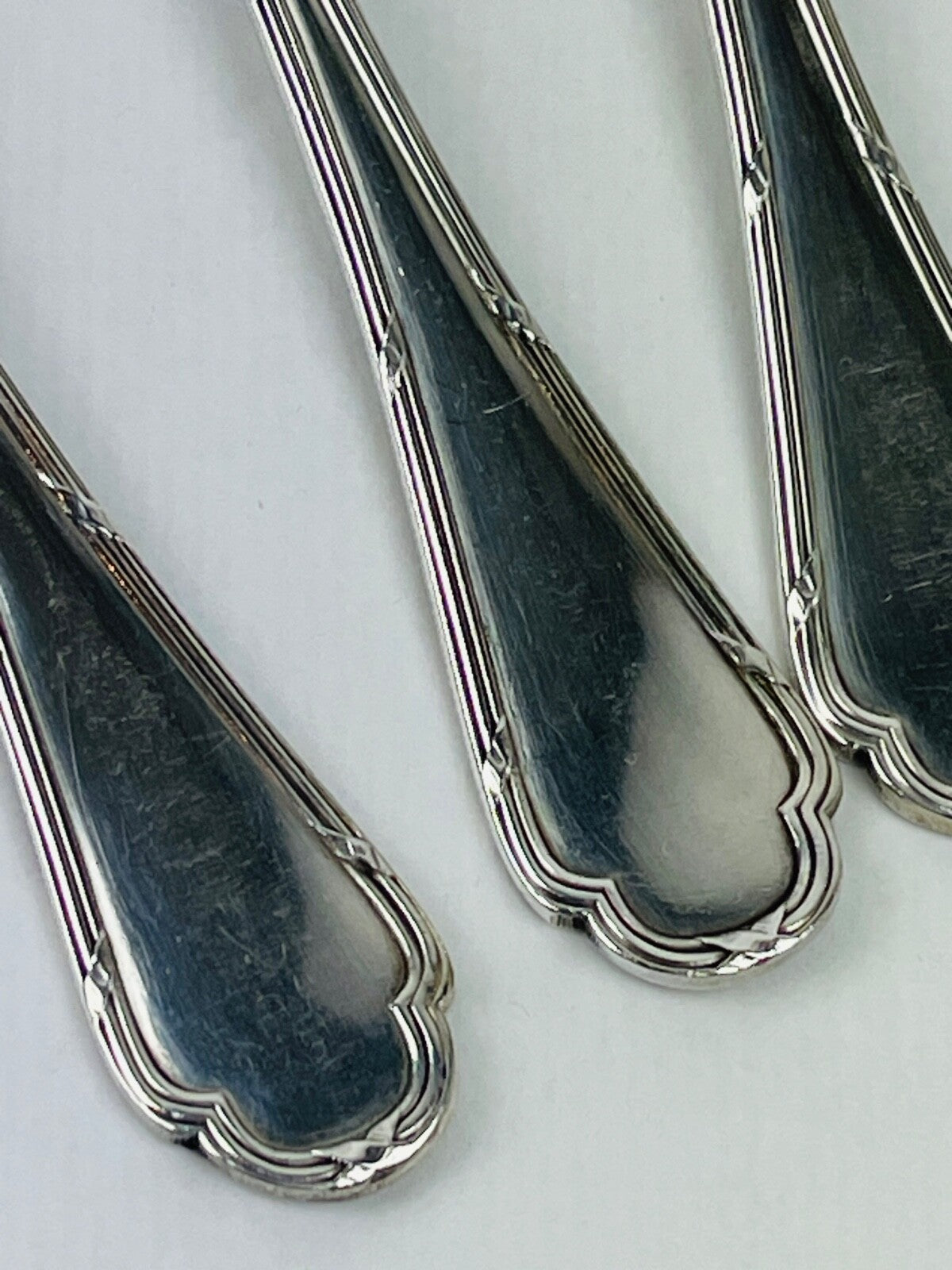 Suite de 6 cuillères à soupe Ercuis modèle Trianon