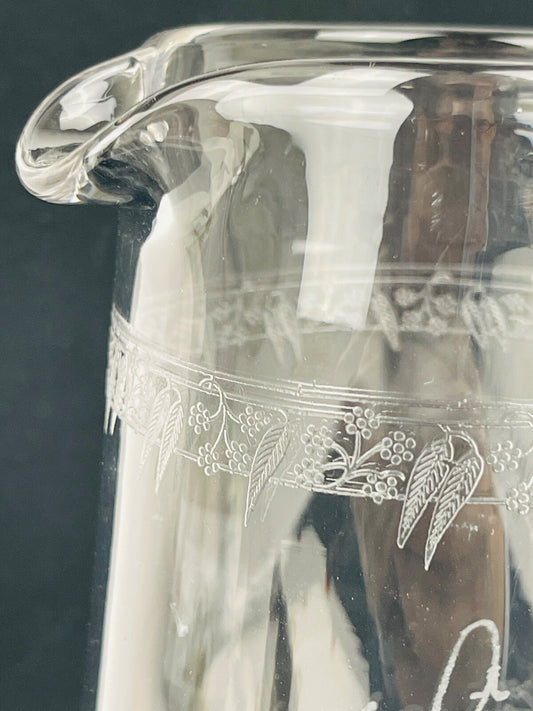 Broc à eau, pichet en cristal gravé Hyacinthe Cayla