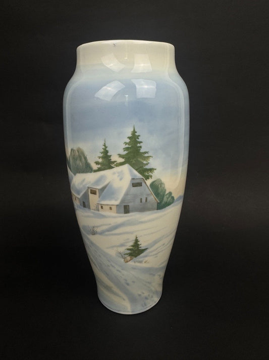 Vase en porcelaine de Copenhague, décor hivernal peint à la main, vers 1900-1920