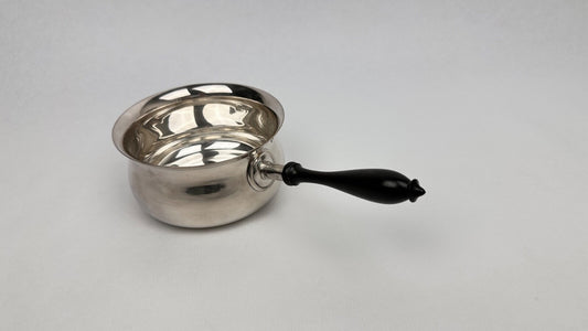 Casserole à sauce métal argenté manche ébène