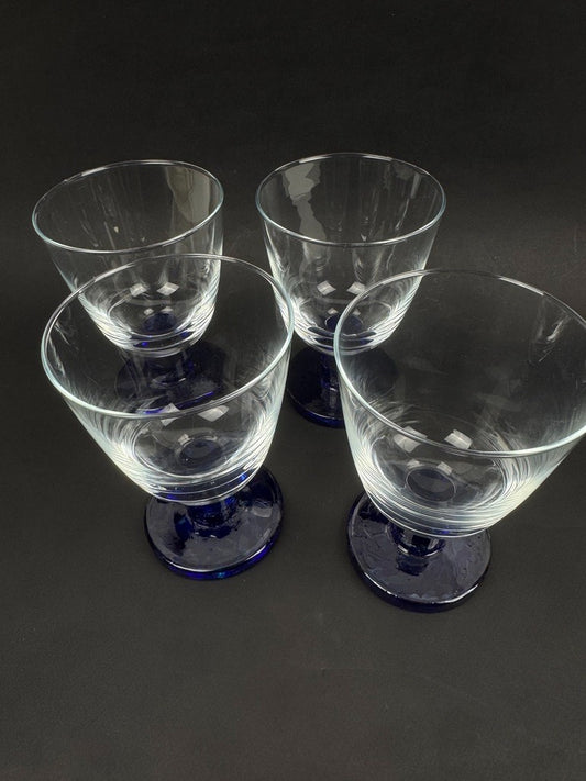 Série de 4 Très grands verres à eau Murano pied bleu