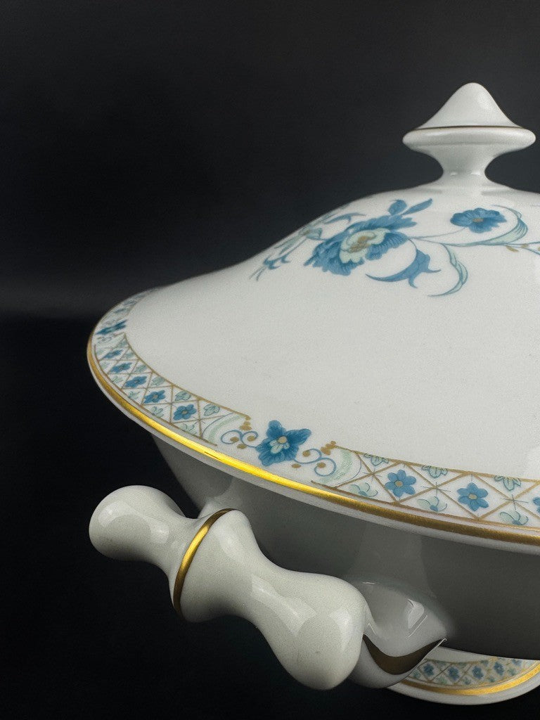 Soupière Haviland Limoges modèle Nankin décor bleu et or