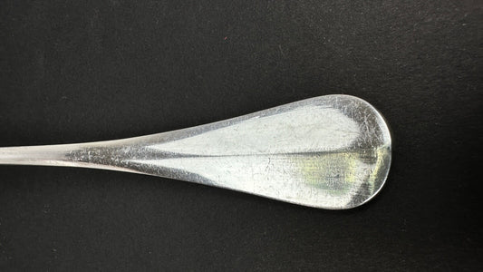 Saupoudreuse en métal argenté