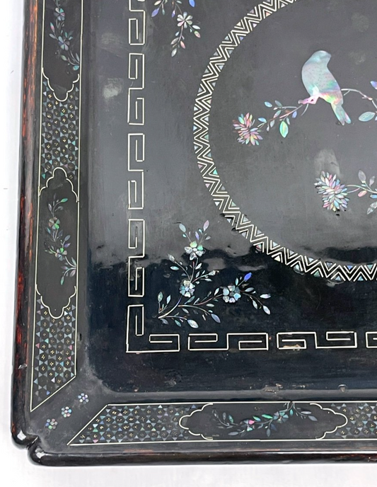 Plateau Laque Burgauté