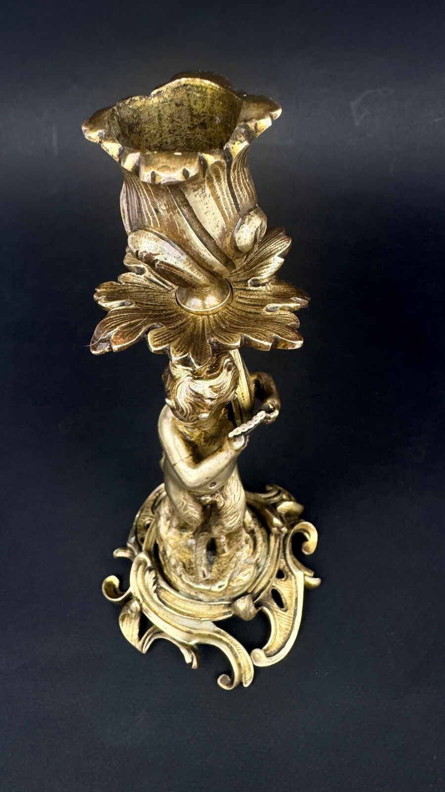 Paire de bougeoirs en bronze doré, putti, faune XIXème siècle