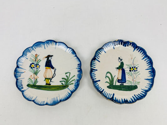 Suite de 6 assiettes miniatures en faïence Henriot Quimper, poupée, beurre