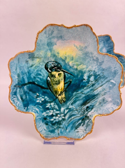 Paire d’assiettes décoratives GDA Limoges – Martin-pêcheur – Signées Carrier