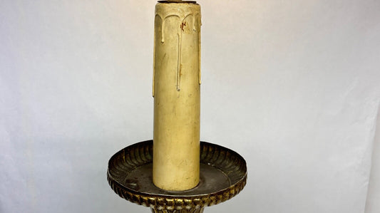 Important Pique-cierge En Laiton Repoussé Monté En Lampe 19ème