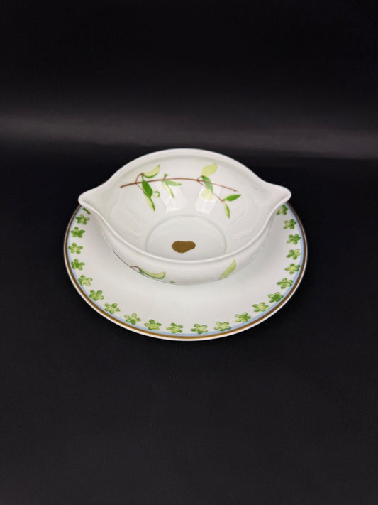 Raynaud, Limoges, saucière sur plateau modèle Verdures par Christian Tortu