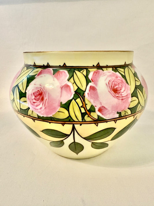 Vase en porcelaine de Limoges T & V - Tressemann & Vogt - Maury Limoges