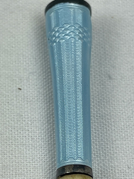 Fume cigarette émaillé