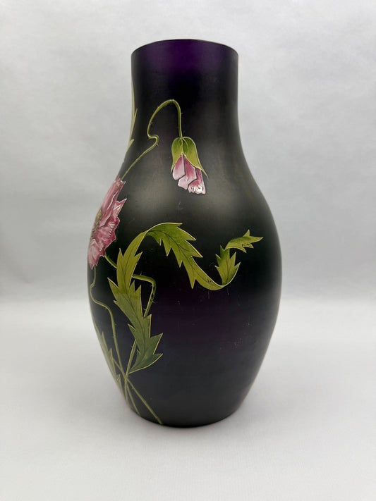 Vase Art Nouveau en verre émaillé violet décor de pavots, Poschinger vers 1900