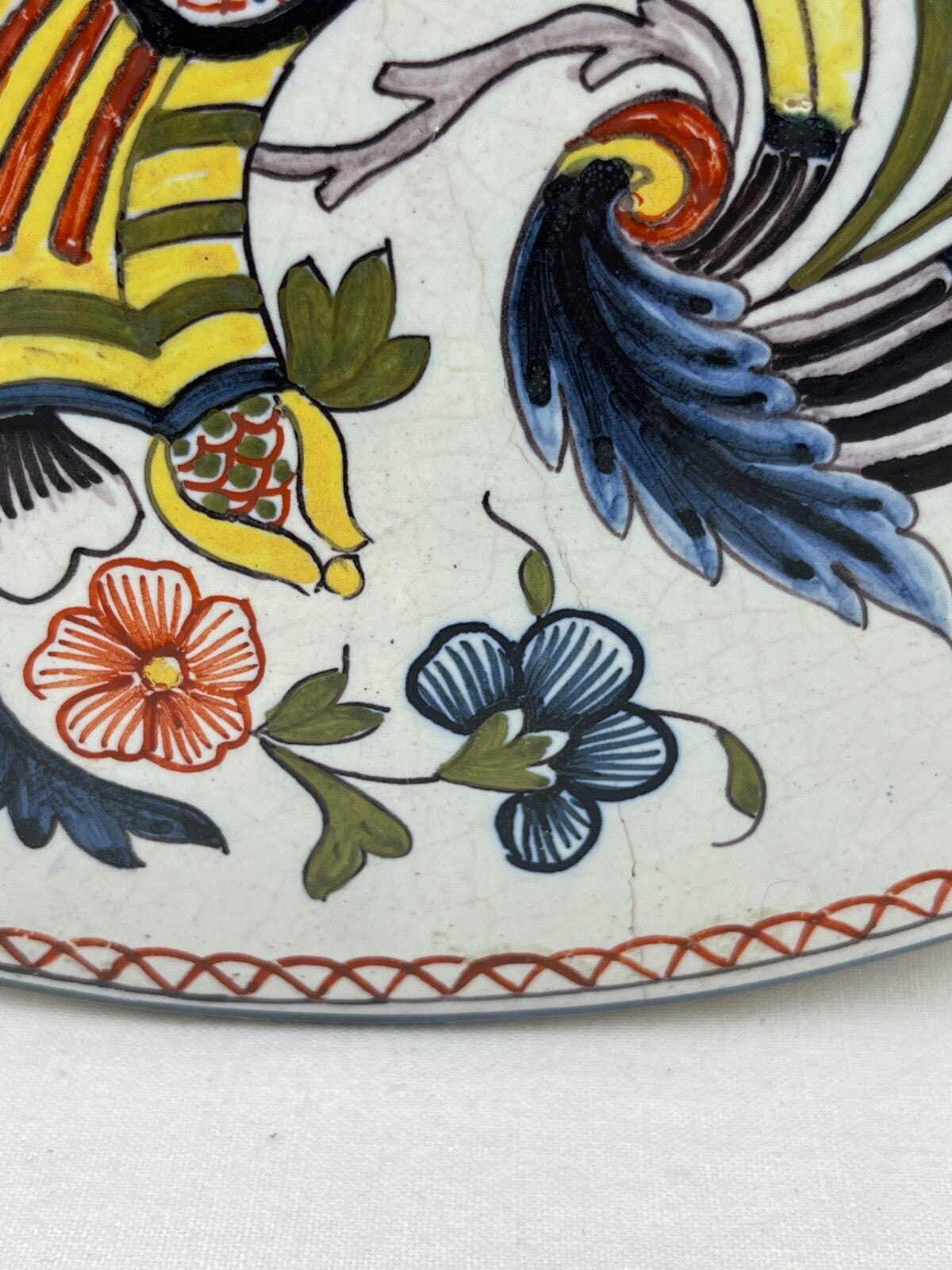 Ancien plat sur pied en faïence de Rouen