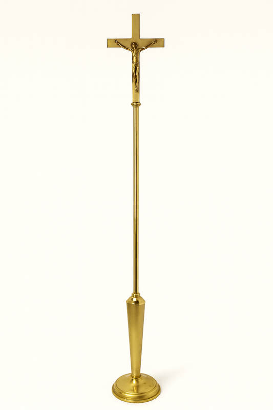 Ensemble liturgique chapelle mi-siècle laiton et polymère croix lampes bénitier