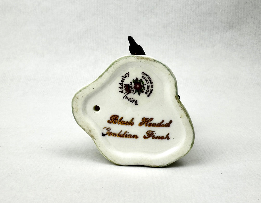 Oiseau en porcelaine Royal Adderley – “Black Headed Gouldian Finch