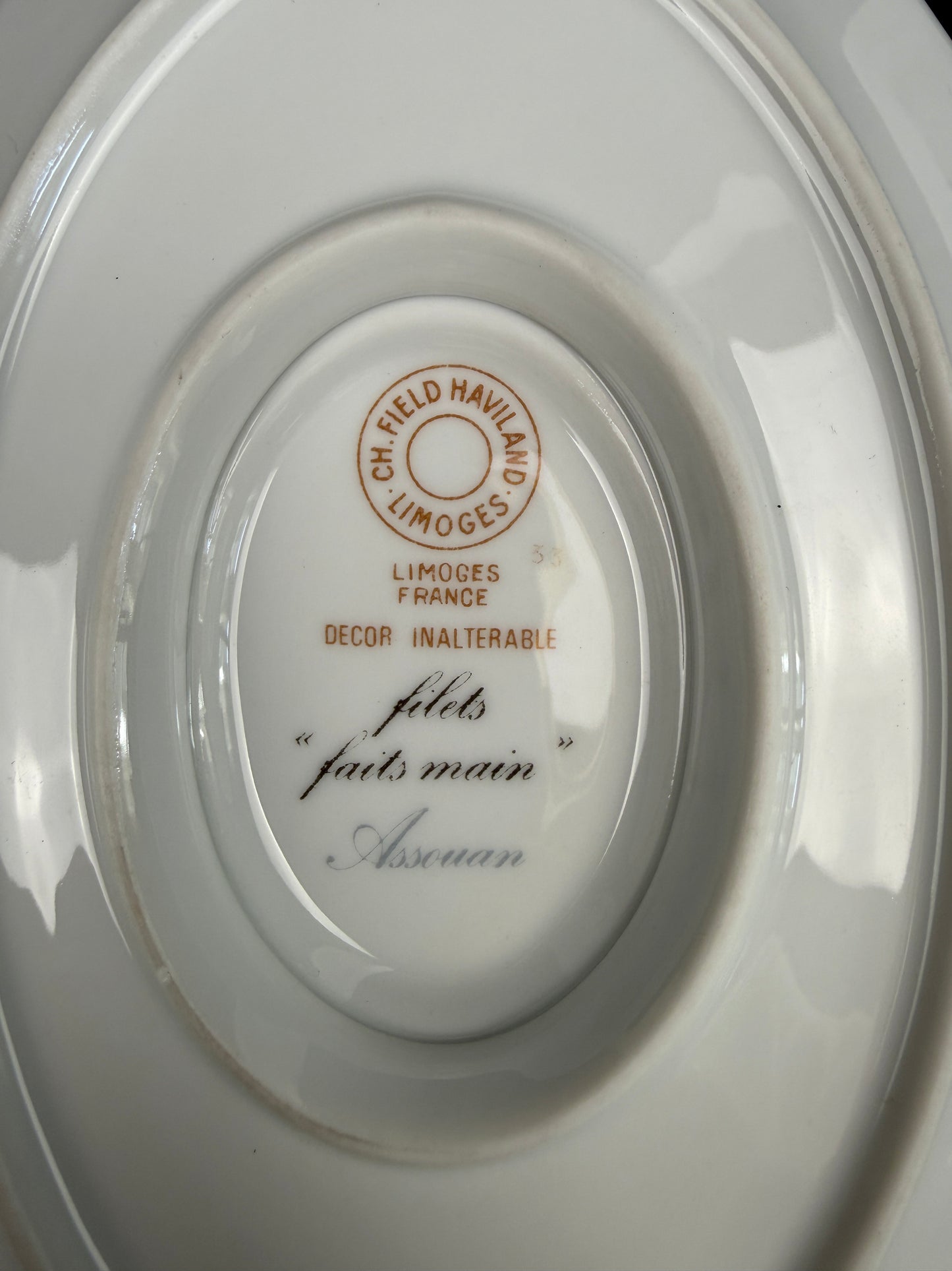 Haviland, suite de 2 pièces de forme modèle Assouan, saucière et ravier