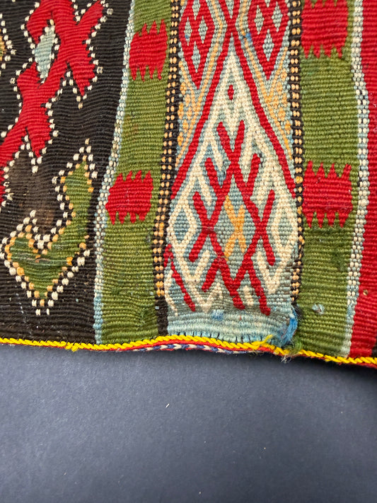 Ancien coussin berbère, Kilim