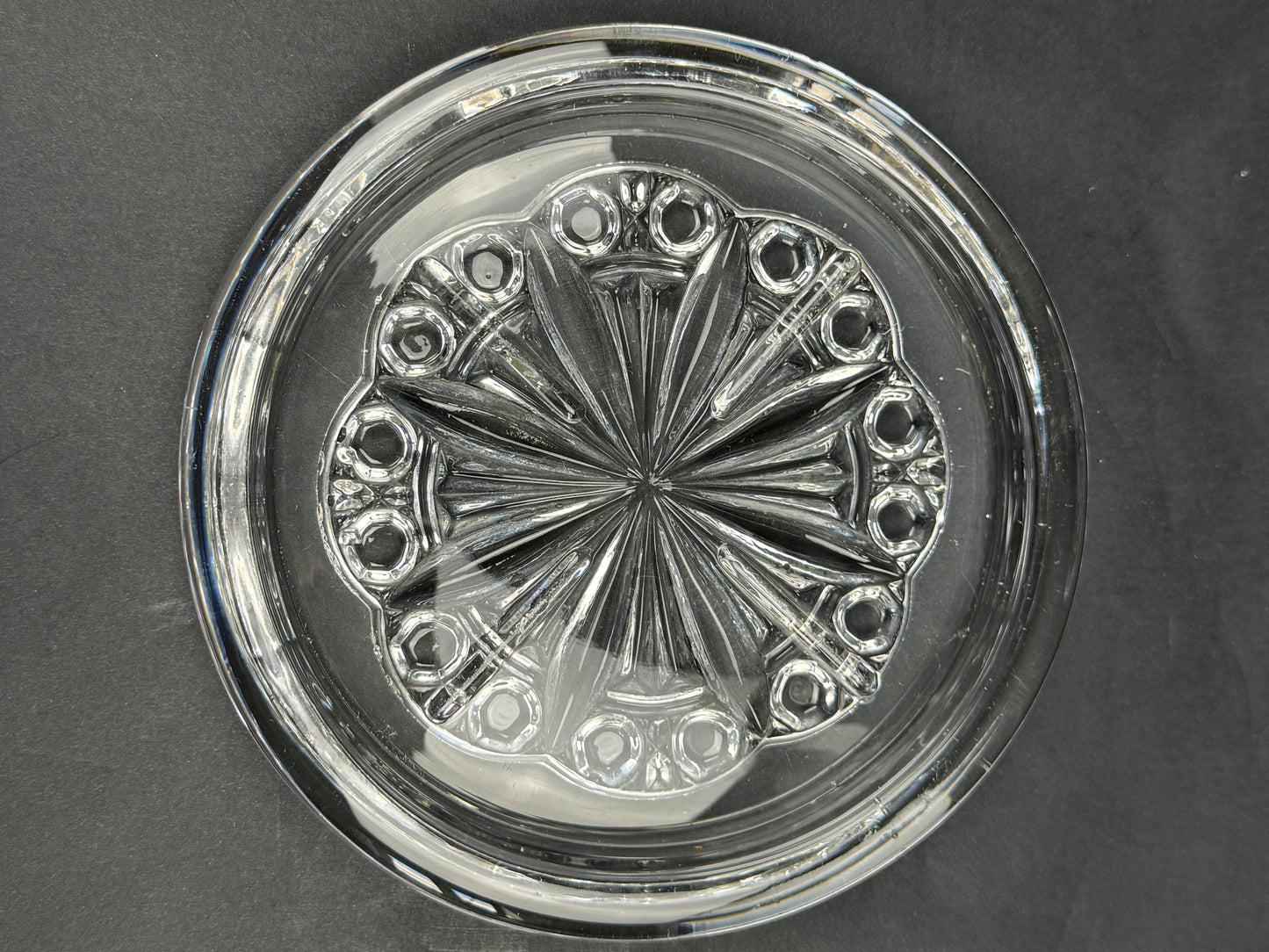 Baccarat, suite de deux dessous de bouteille