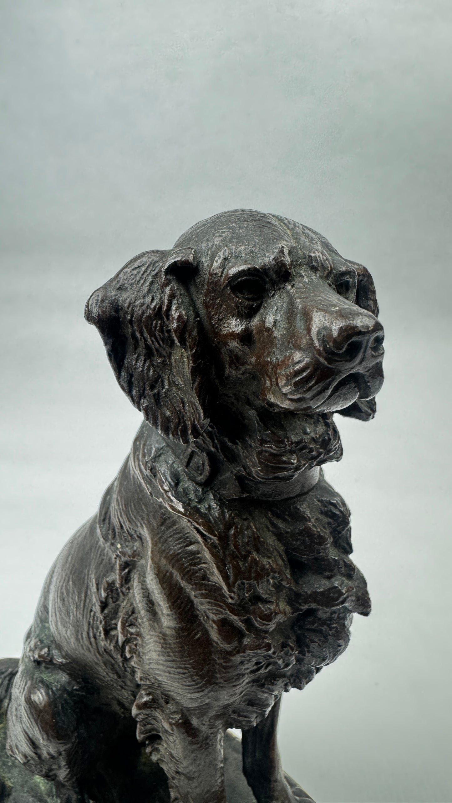 Bronze animalier signé Delabriere chien de chasse 16,5 cm