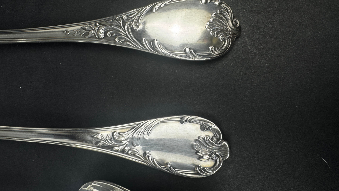Lot de 6 cuillères à soupe Christofle, modèle Marly, en métal argenté. Fabrication française