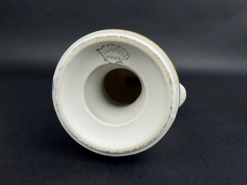 Paire de bustes Enfants Brongniart en biscuit de porcelaine de Limoges sur base bleu cobalt et or