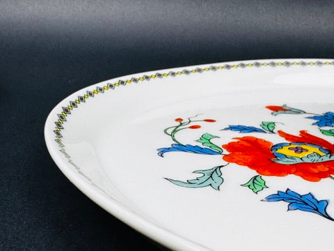 Suite de 4 tasses à déjeuner Porcelaine de Paris modèle Pavot